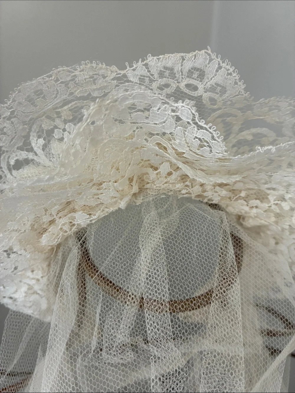 Antique Cream Lace Bridal headpiece with Scalloped Silk Veil - Picture 3 of 3